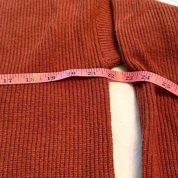 Forever 21 V-Neck Pullover Sweater Very Pretty Rust/Brown Size Med Academia - Picture 12 of 12